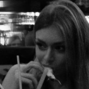 Meet your Posher, Estelle